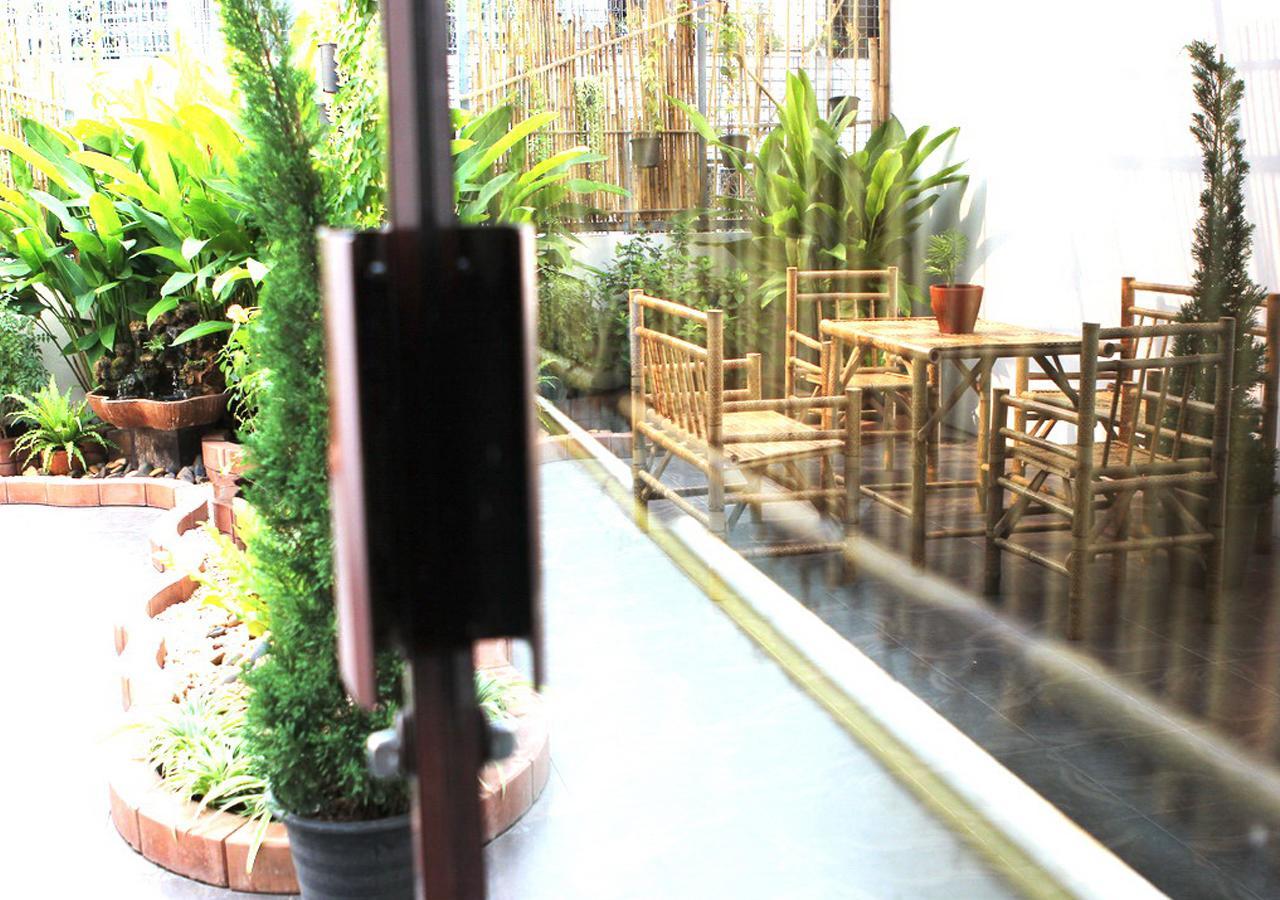 Foresttel.Bkk Bangkok Buitenkant foto