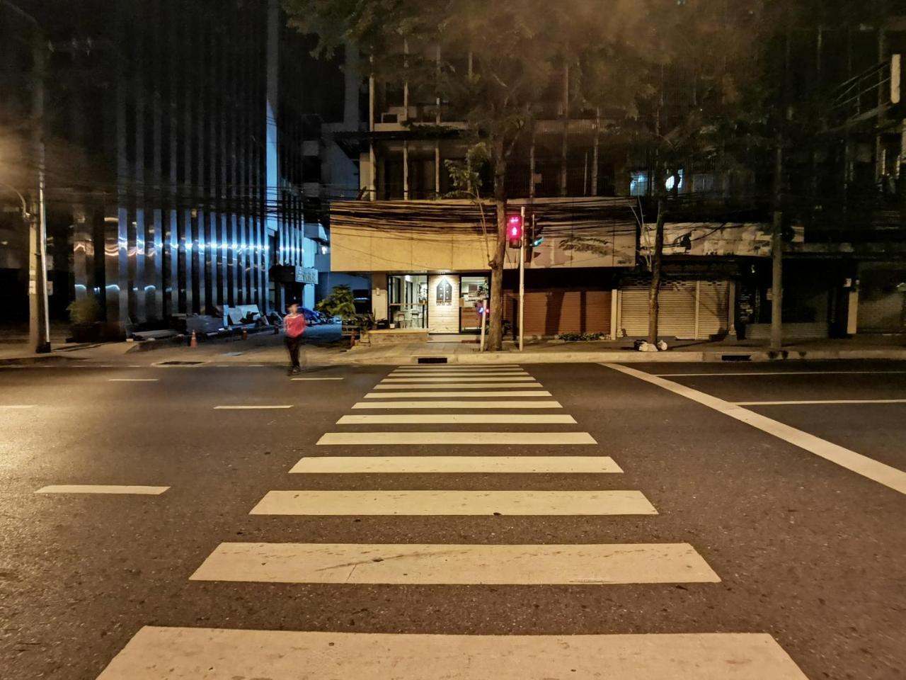 Foresttel.Bkk Bangkok Buitenkant foto